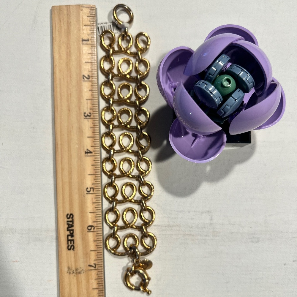 Vintage Gold toned Statement Bracelet - Picture 3 of 6